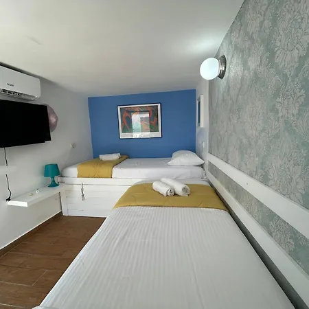 펜션 Traditional Renovated House In The Centre Of *